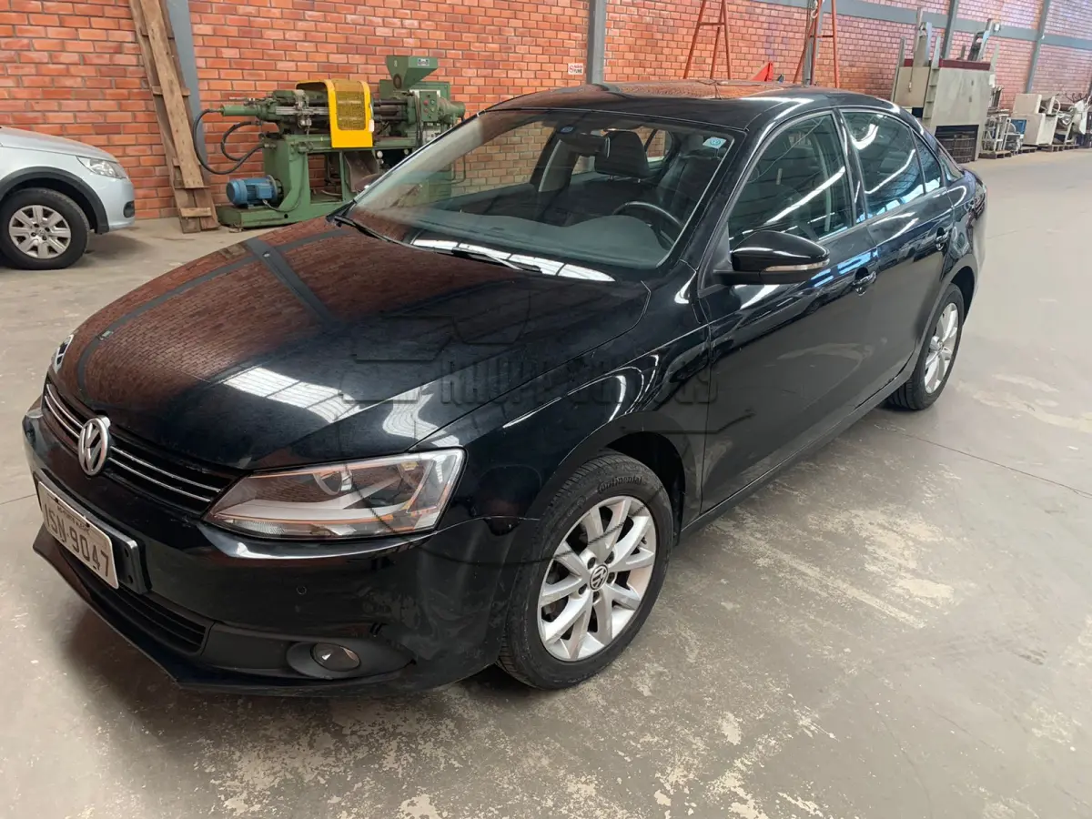 LOTE 022 - Um veículo marca I/VW JETTA 2.0