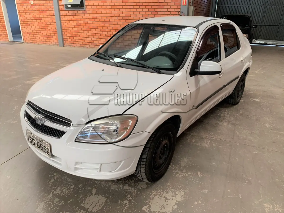 LOTE 010 - Um veículo GM Prisma