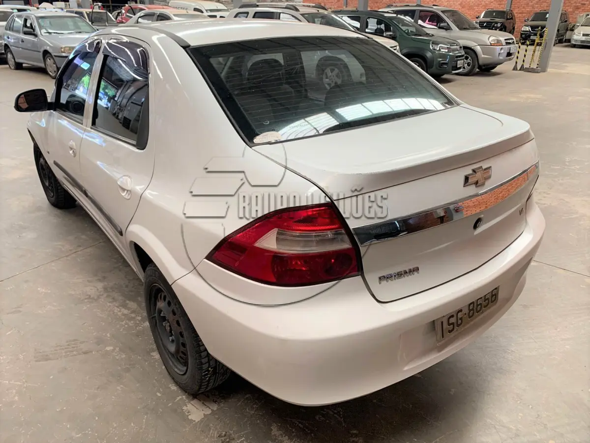 LOTE 010 - Um veículo GM Prisma