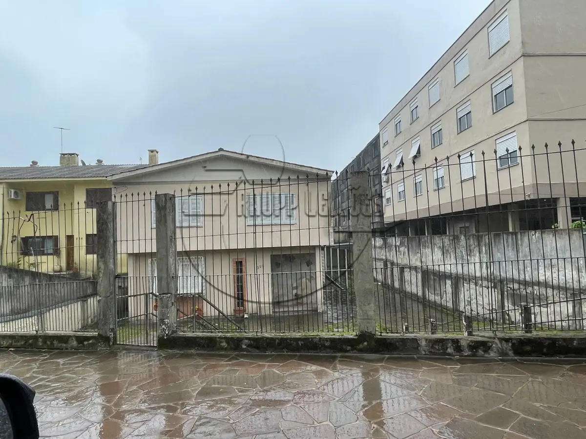 LOTE 001 - Casa em Porto Alegre/RS - Bairro Glória (POSSIBILIDADE DE PARCELAMENTO)