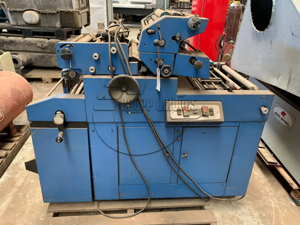LOTE 021 - Uma máquina impressora flexográfica