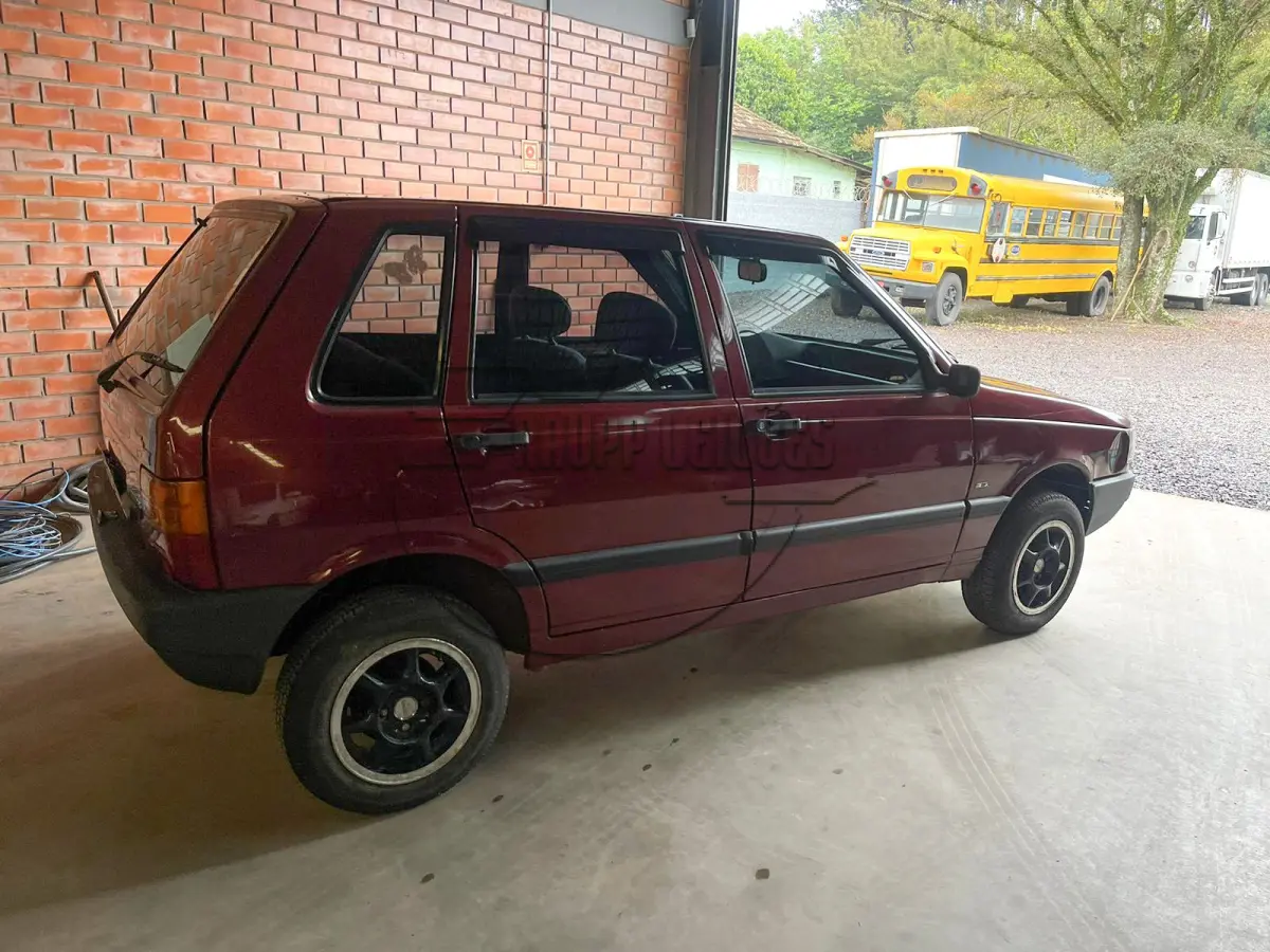 LOTE 014 - Um veículo Fiat/Uno Mille
