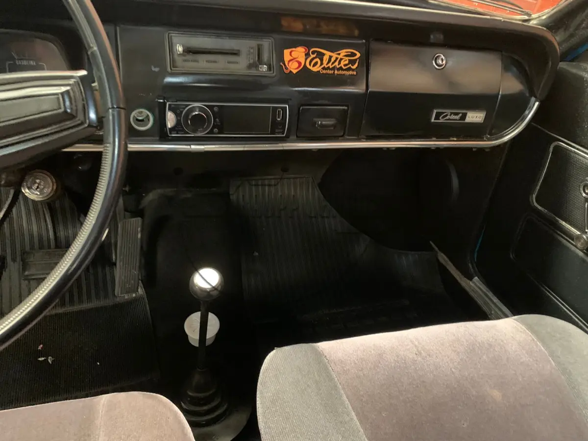 LOTE 008 - (VENDA EXTRAJUDICIAL) Um automóvel Ford/Corcel Luxo, ano/mod. 1976