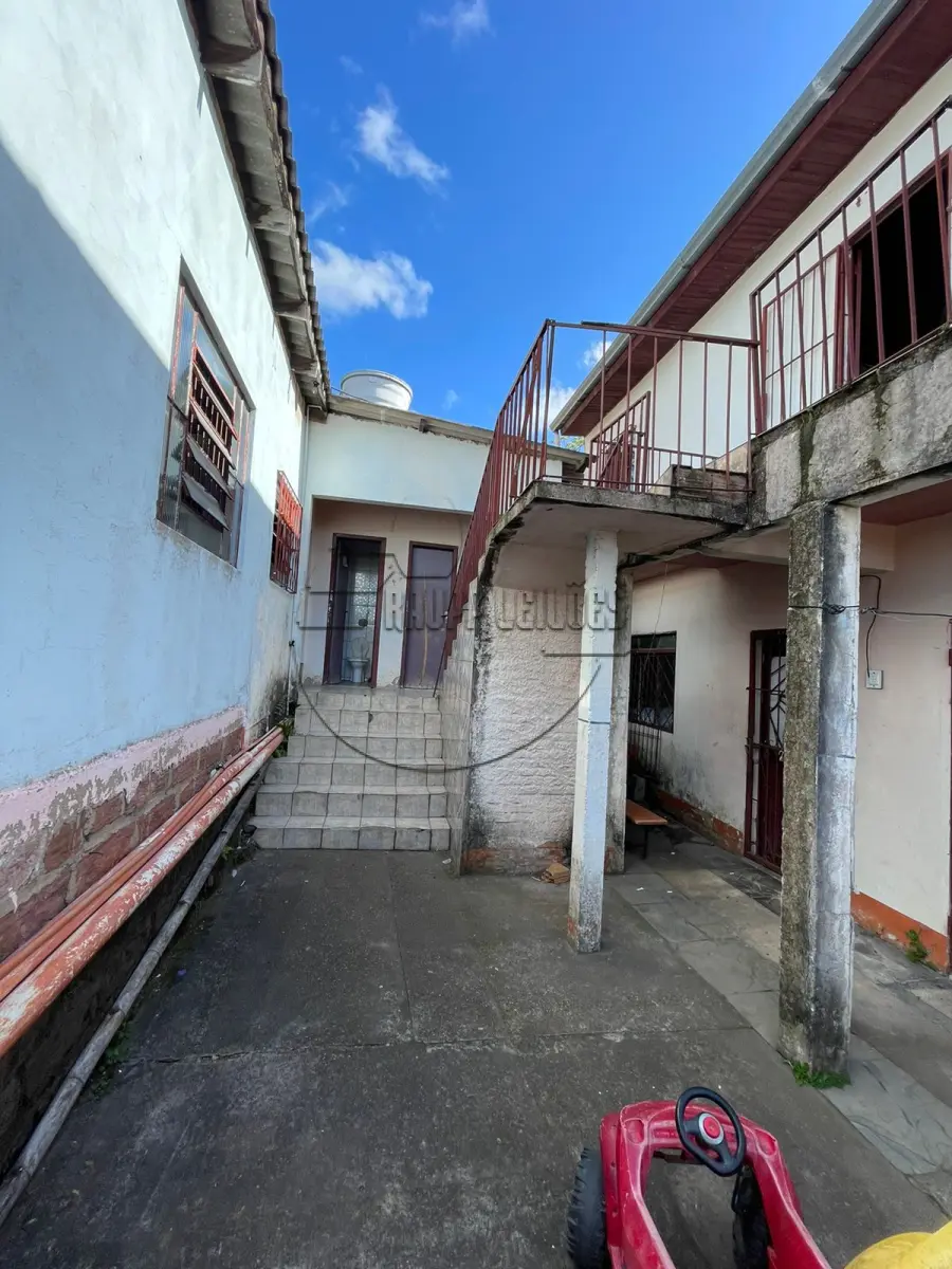 LOTE 001 - Um terreno de 377,00m², c/ benfeitorias, em Porto Alegre/RS - Bairro Lomba do Pinheiro