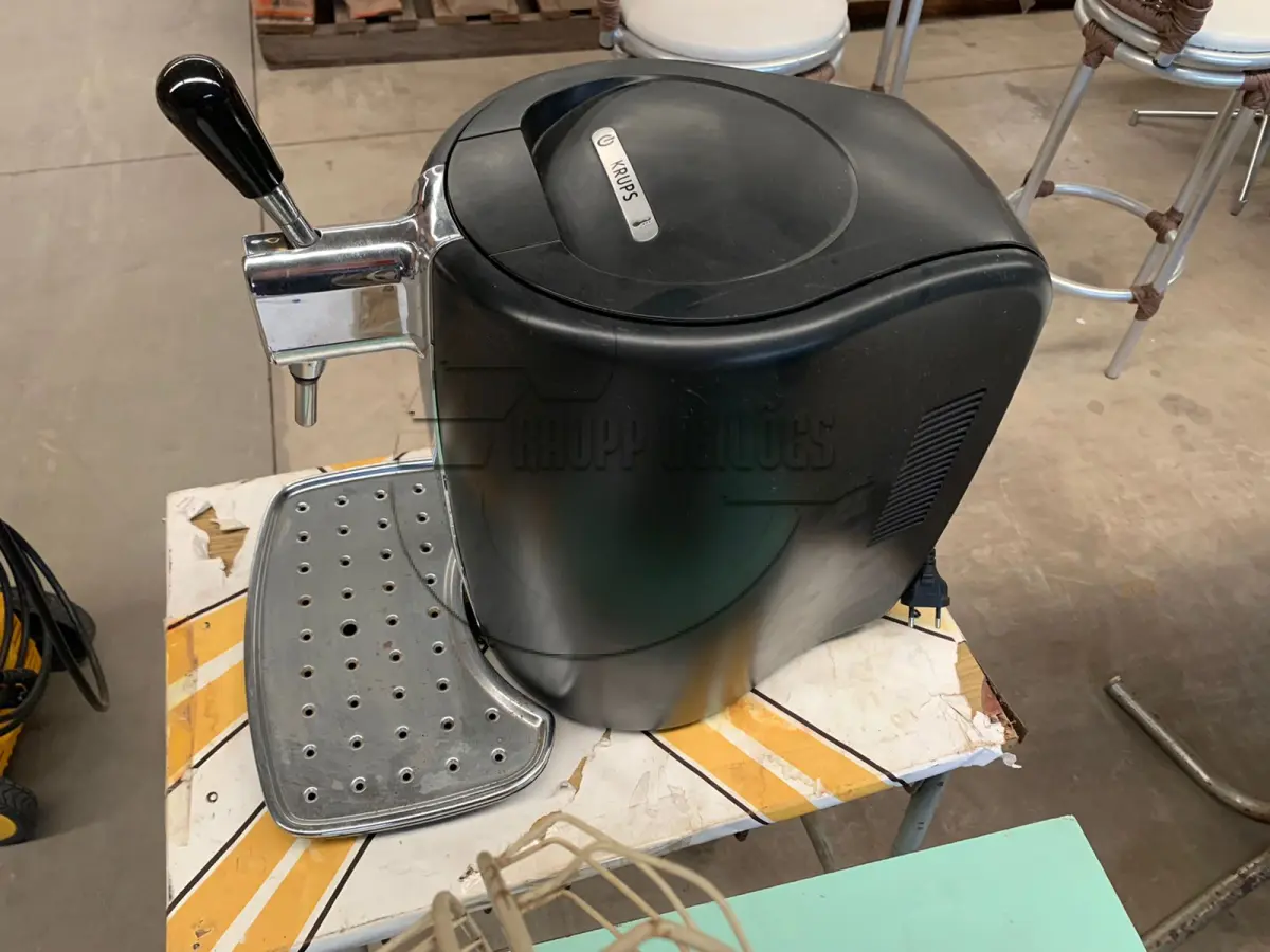 LOTE 026 - 01 (uma) chopeira beertender krups