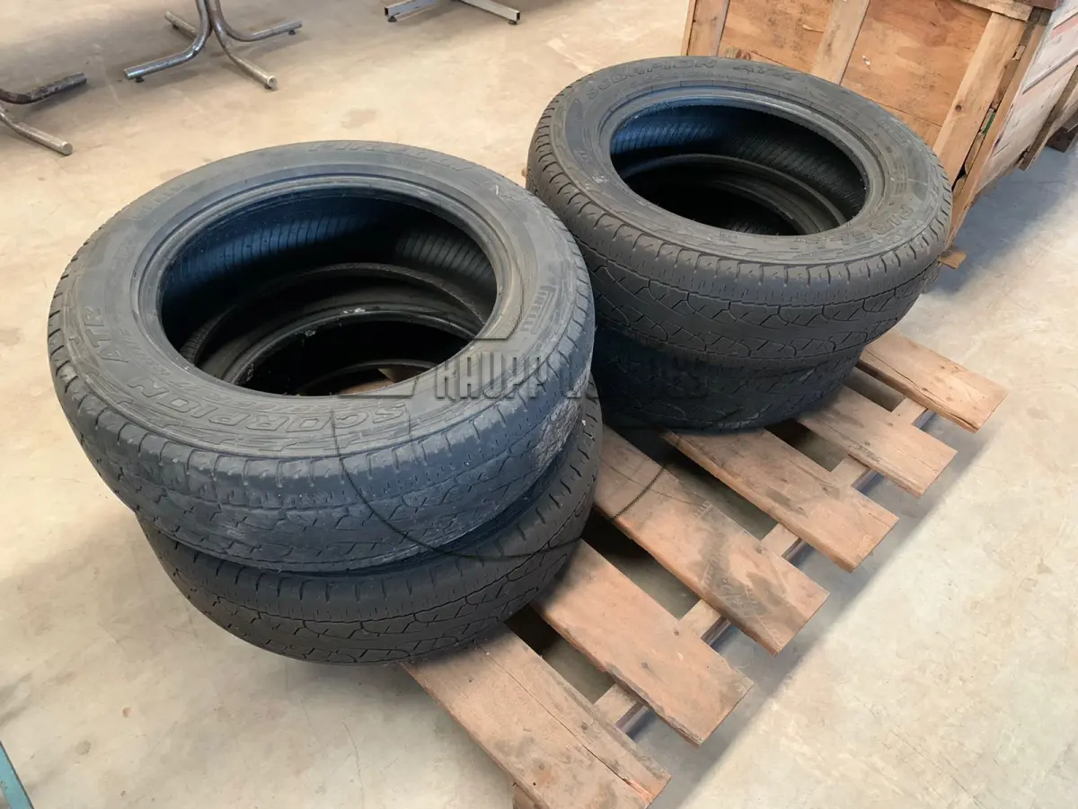 LOTE 029 - 04 (quatro) pneus, Pirelli, aro 17