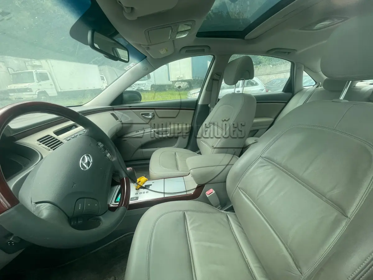 LOTE 015 - Um veículo I/Hyundai Azera 3.3 V6, ano/mod. 2008/2008