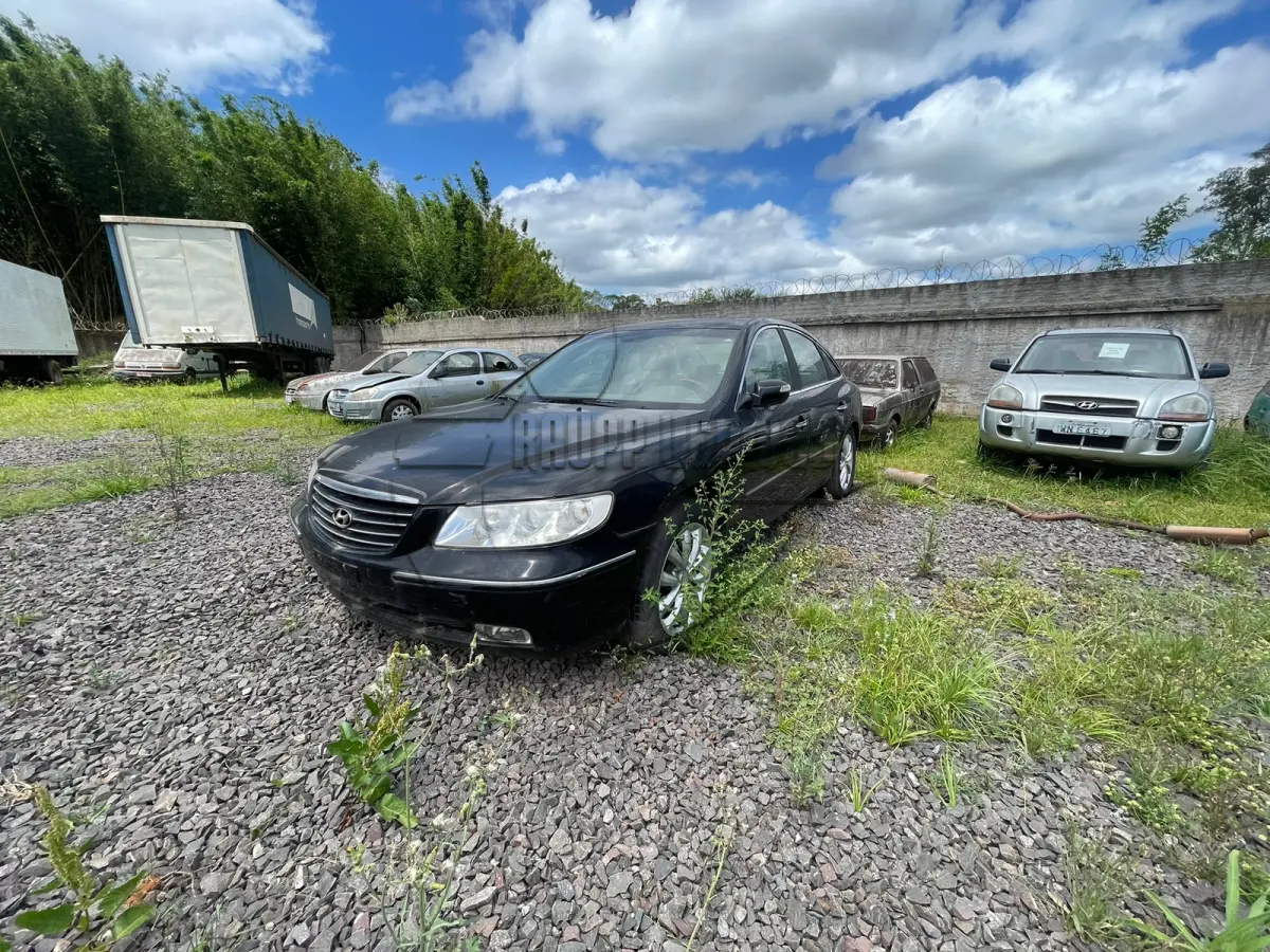 LOTE 015 - Um veículo I/Hyundai Azera 3.3 V6, ano/mod. 2008/2008
