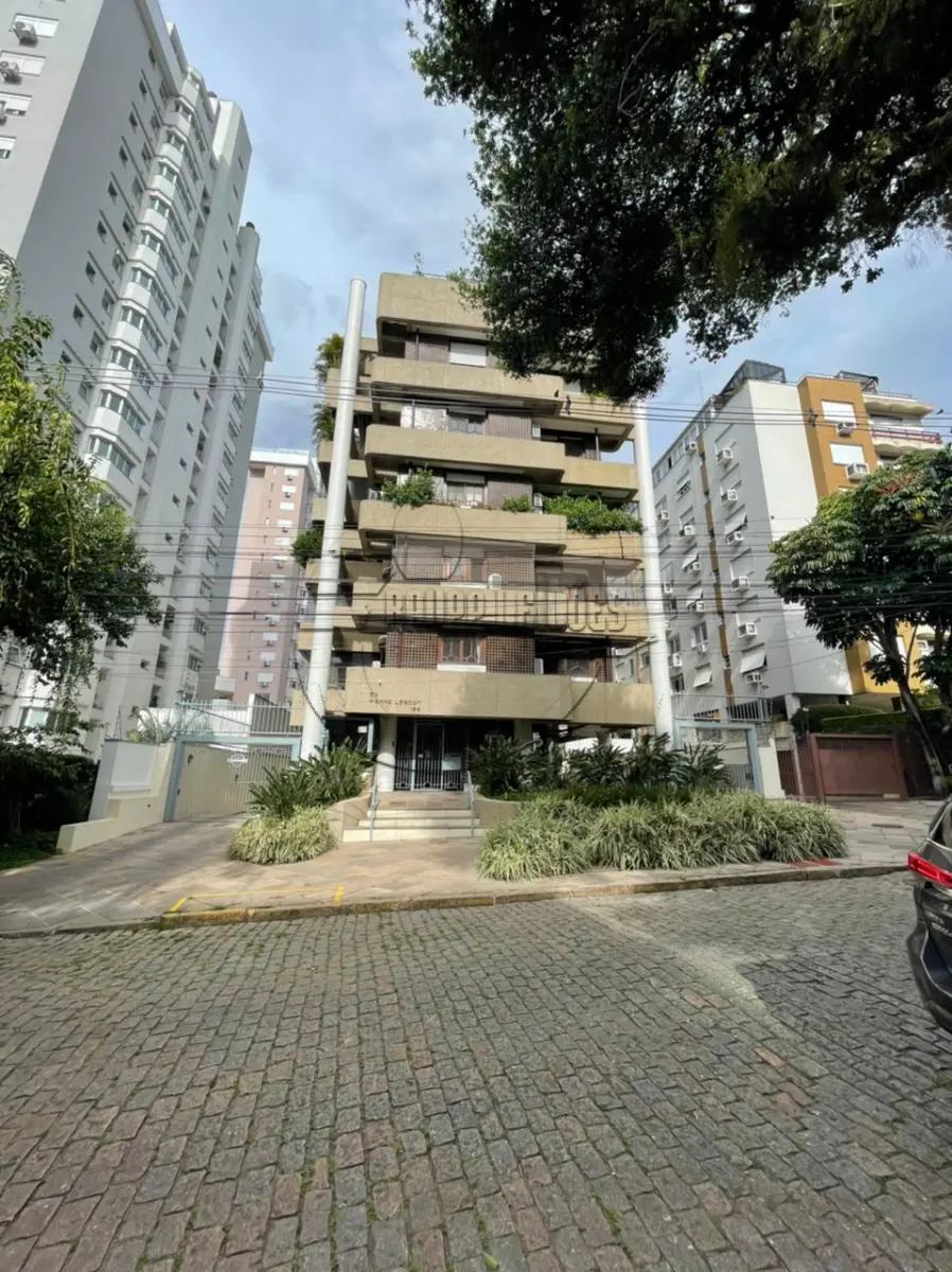 LOTE 005 - (PORTO ALEGRE/RS) O espaço de estacionamento n° 24 do Edifício Pierre Lescot, c/ 12,00m², no Bairro São João, em Porto Alegre/RS
