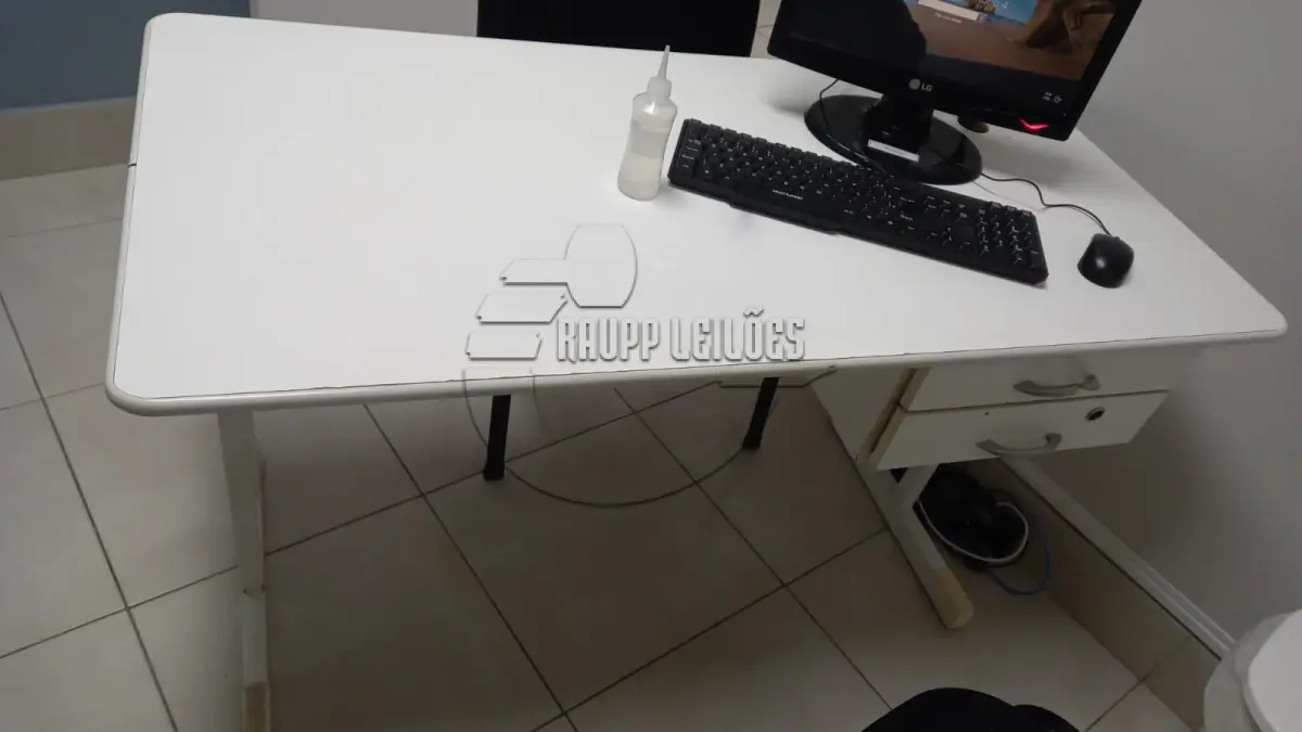 LOTE 009 - 02ª DATA| Diversos mobiliários e eletrodomésticos