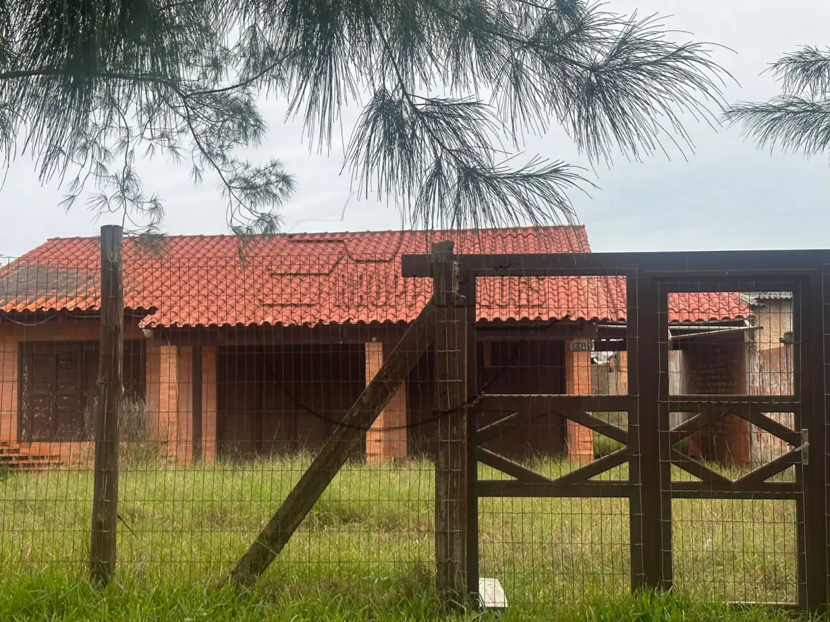 LOTE 004 - 02ª DATA | (CIDREIRA/RS) Um terreno de 300m², c/ benfeitorias de 120 m², na Praia de Cidreira
