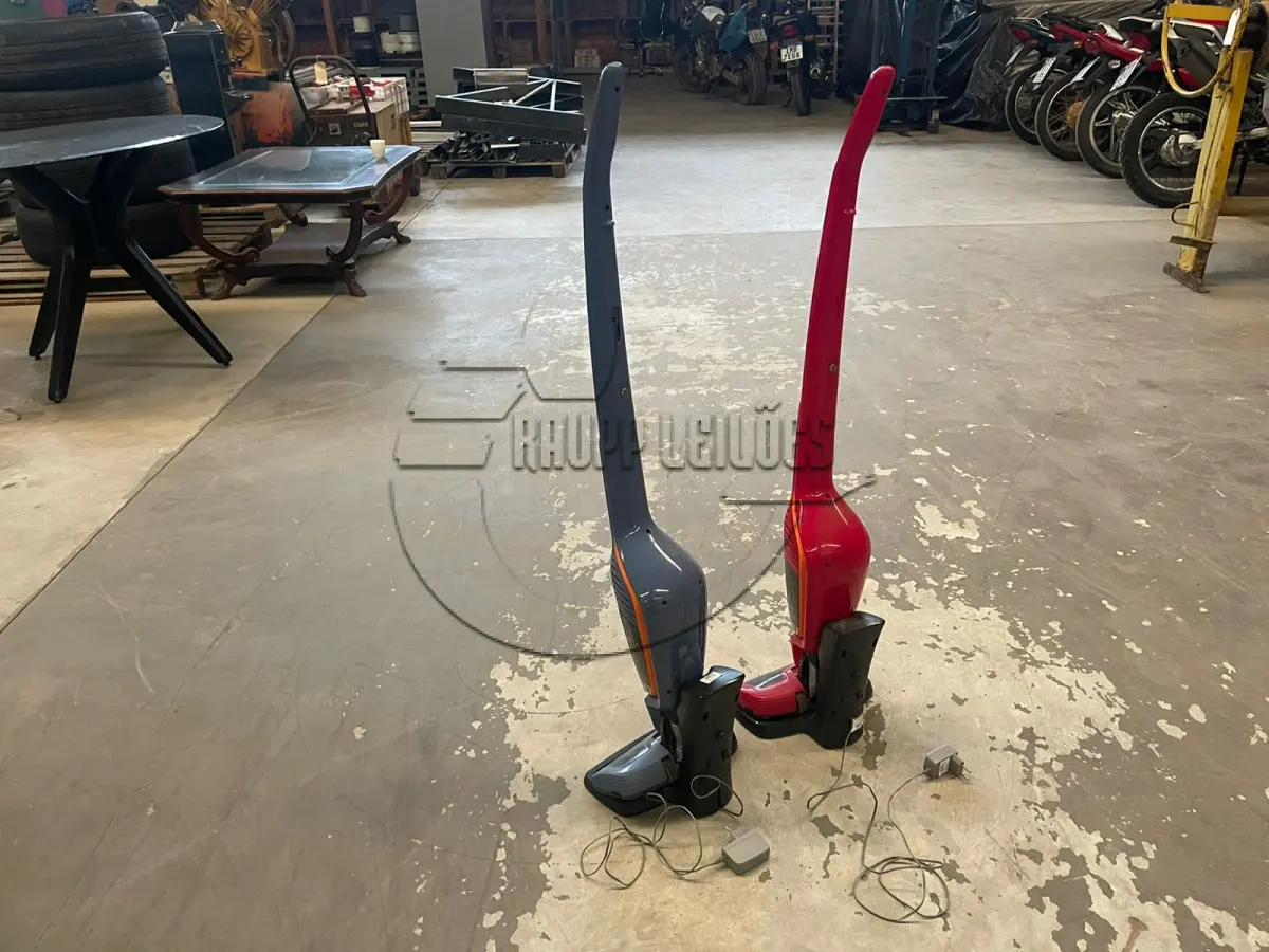 LOTE 002 - Duas vassouras elétricas electrolux