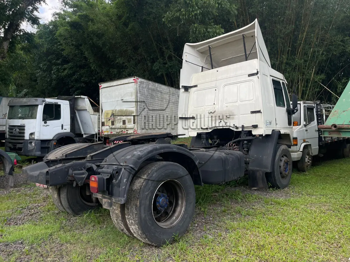 LOTE 017 - 02ª DATA | Um veículo Ford Cargo 4331S, ano 2005