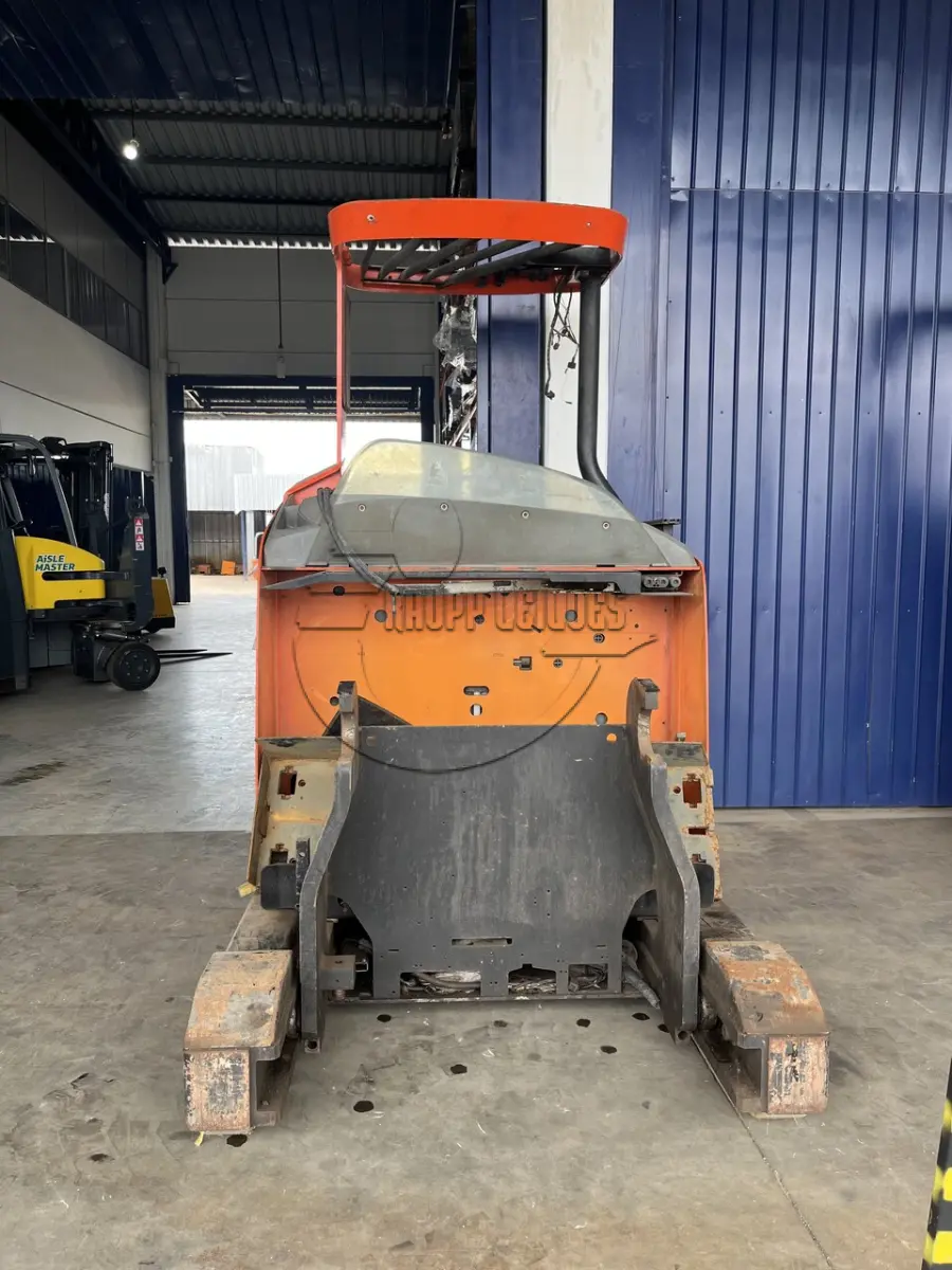 LOTE 012 - Um retratil, modelo RRE160