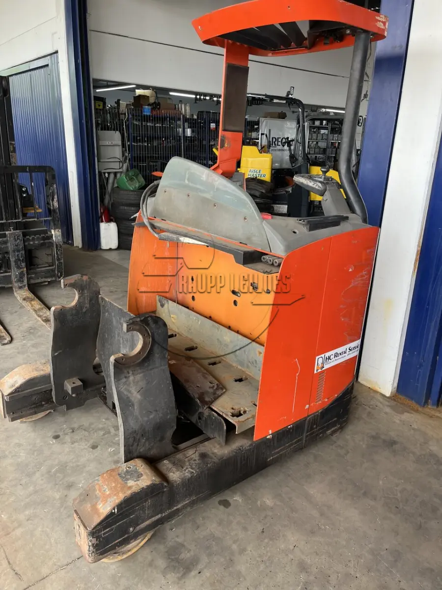 LOTE 012 - Um retratil, modelo RRE160