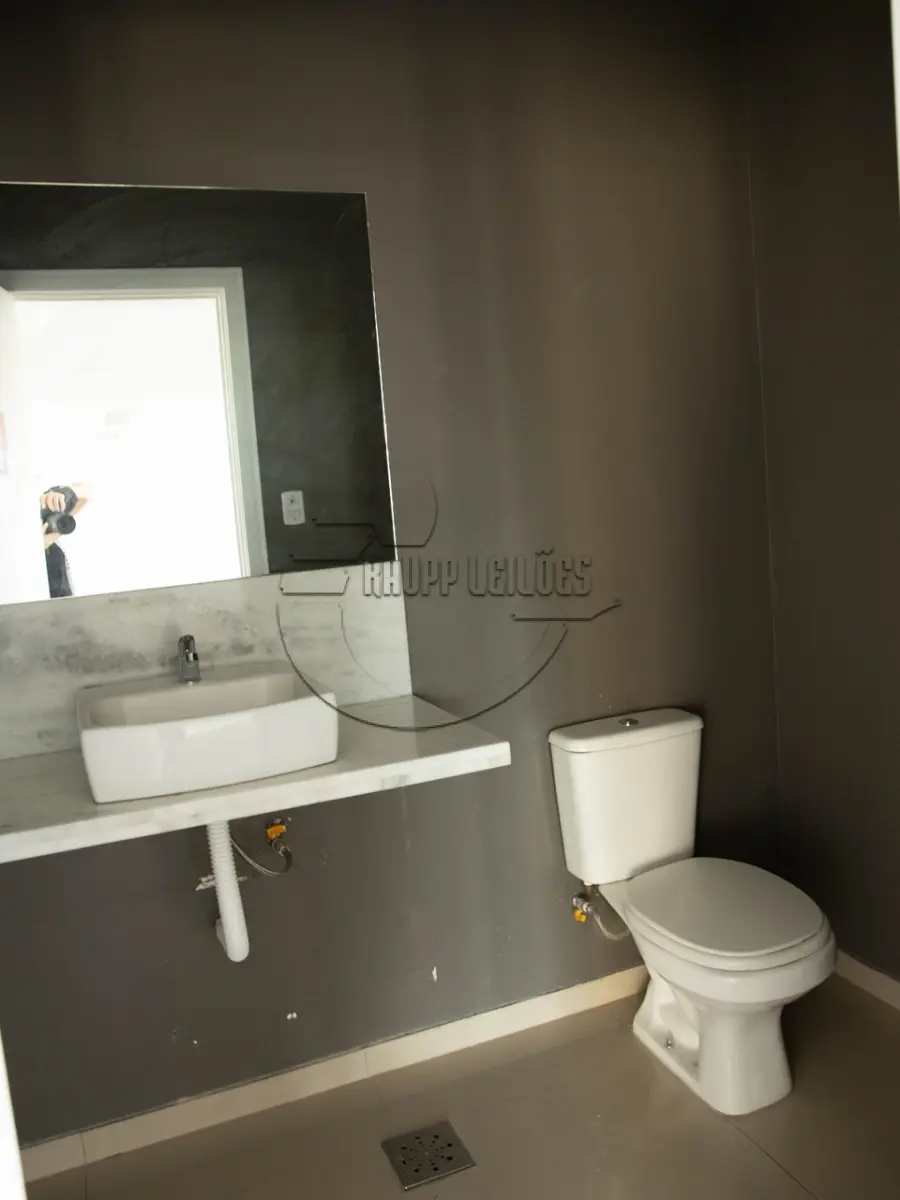 LOTE 001 - 02ª DATA | (PORTO ALEGRE/RS) A sala 601, c/  121,94m² + box 06, c/ 12,00m², todos do Edifício Lincoln Center - Av. Carlos Gomes - Bairro Três Figueiras