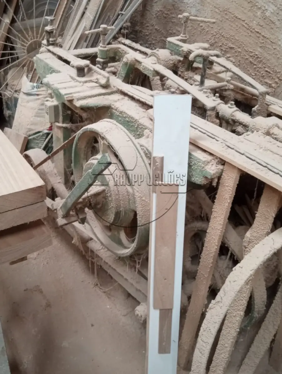 LOTE 001 - Uma furadeira de veneziana, uma lixadeira de cinta e uma plaina marca Ribso