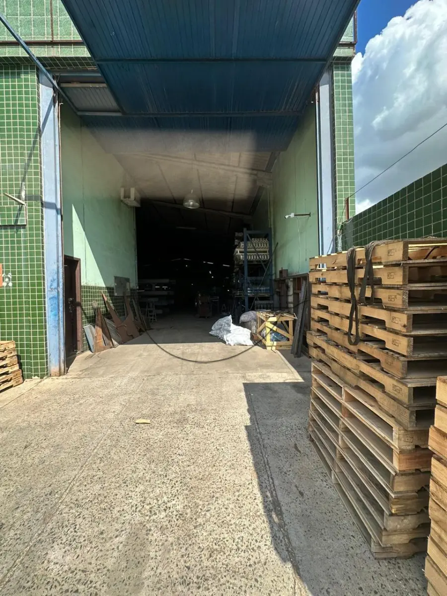 LOTE 001 - 02ª DATA | (CANOAS/RS) Um galpão industrial de 611.96m², no Bairro Niterói