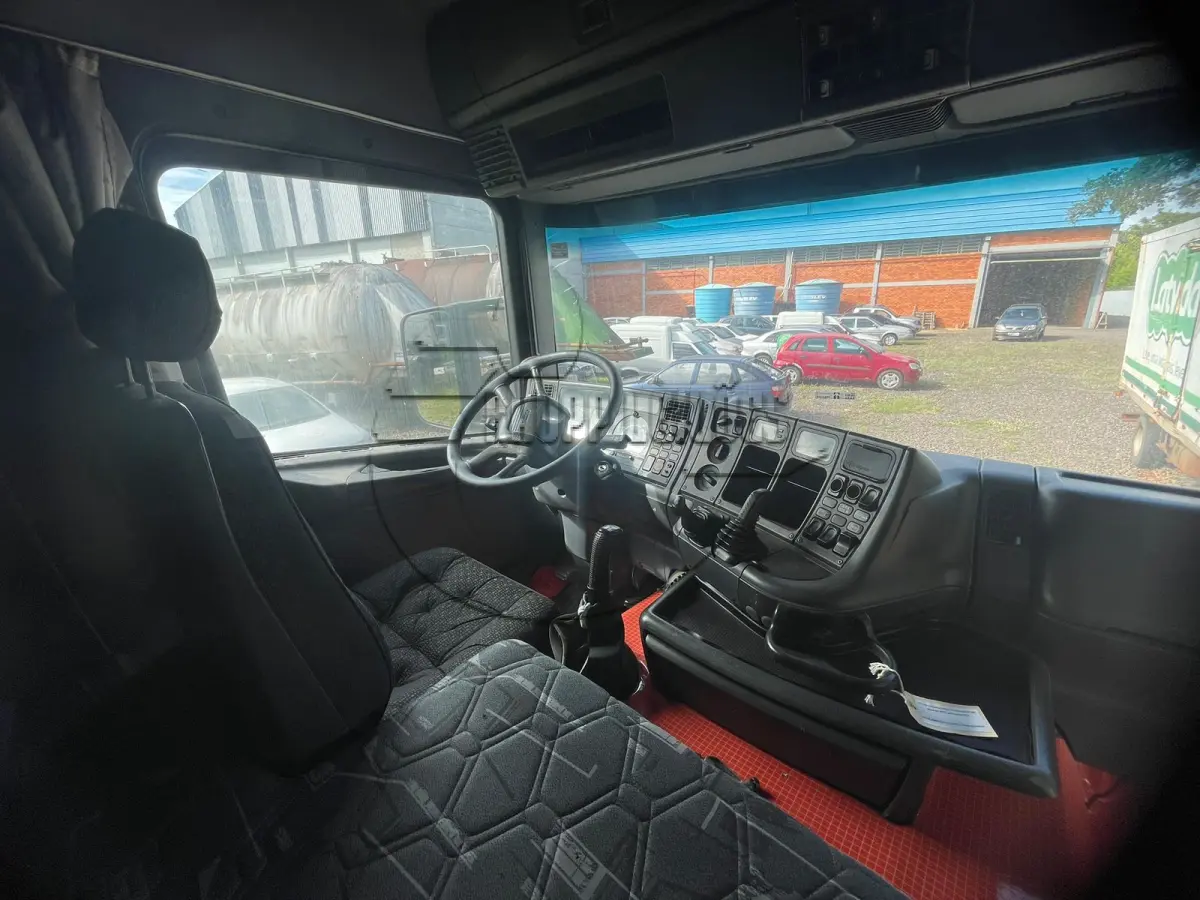 LOTE 012 - 02ª DATA | Um caminhão marca SCANIA/R124 GA4X2NZ 420, ano 2006/2006