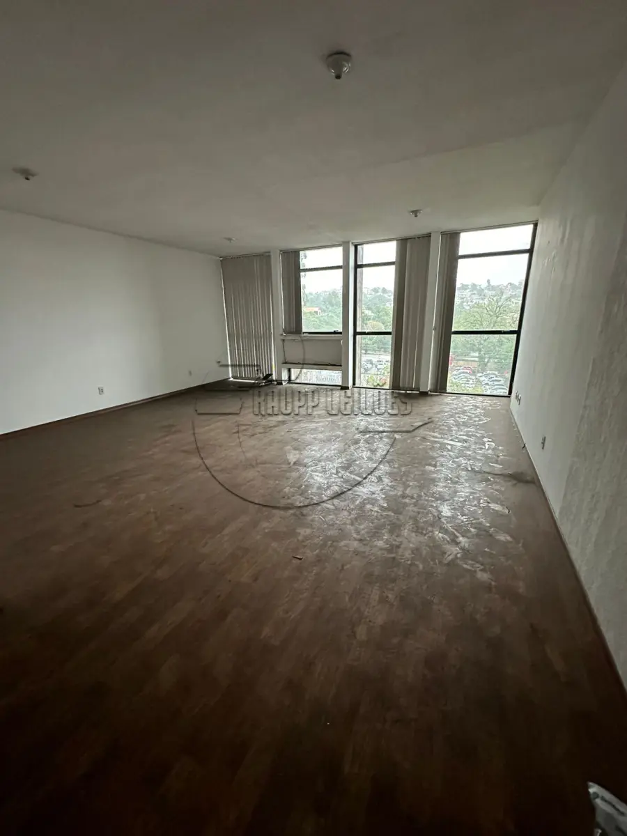 LOTE 027 - (PORTO ALEGRE/RS) Conjunto 411, c/46,70m², do Edifício Bispo Pithan, Avenida Teresópolis, nº 2958