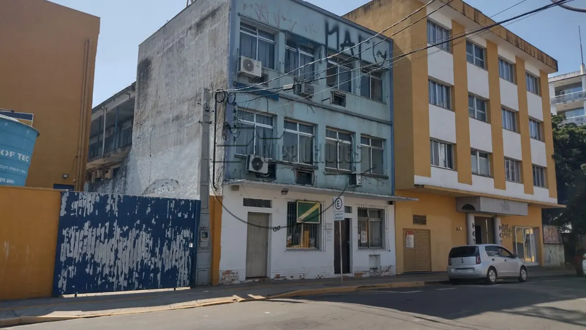 LOTE 001 - (GRAVATAÍ/RS) Um prédio comercial de 3 pavimentos, c/ área construída aprox. de 790,00m² - Bairro Centro (JUNTA MILITAR)