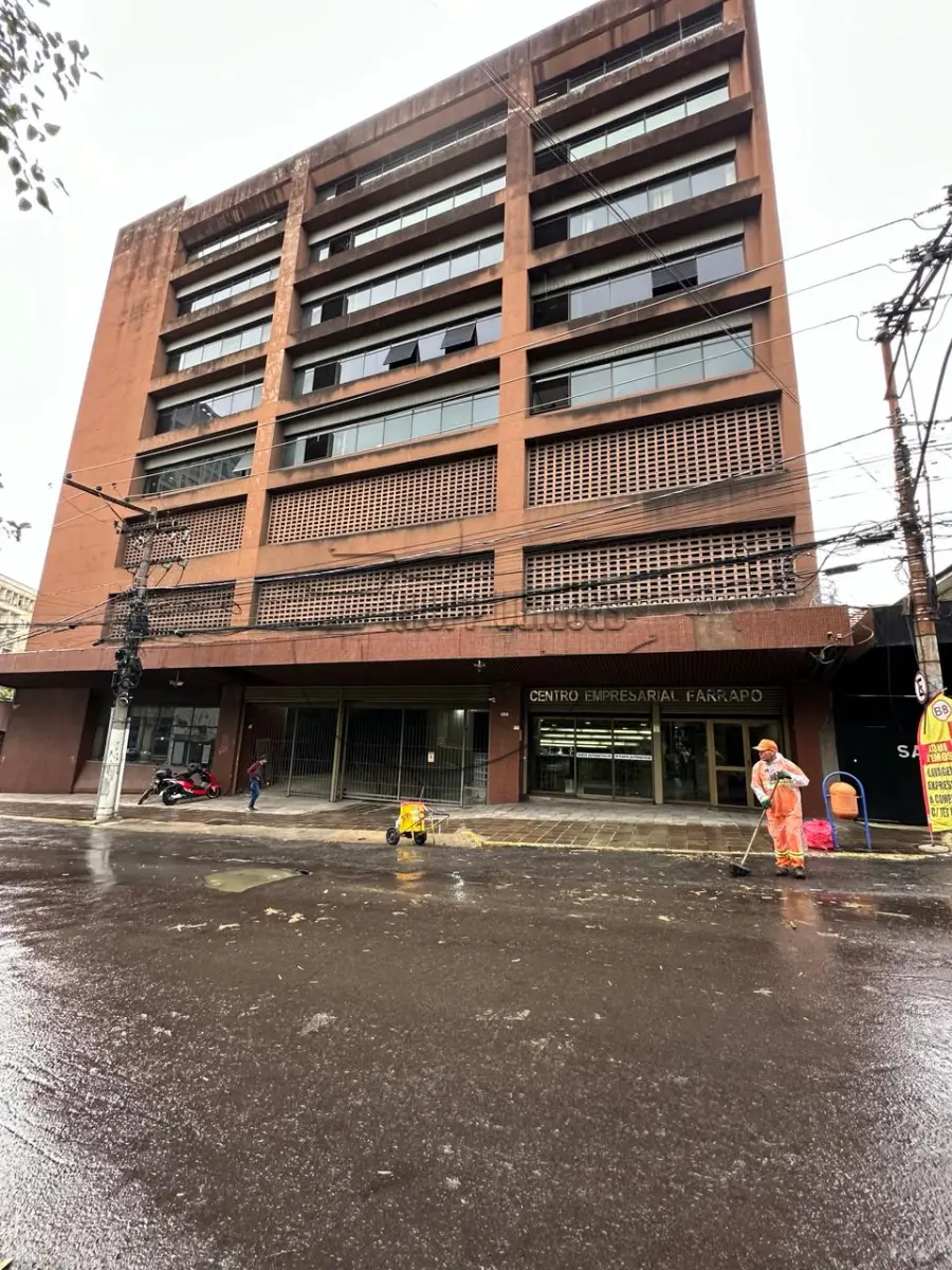 LOTE 020 - (PORTO ALEGRE/RS) Escritório 903, c/842,34m² + Box 33 + Box 34 + Box 39 + Box 40 + Box 42 do Centro Empresarial Farrapos, Rua Dr. Barros Cassal, nº 170/180