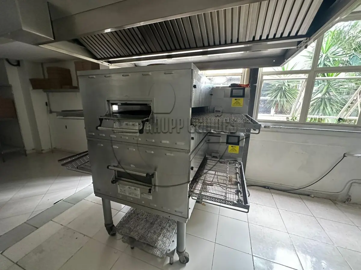 LOTE 001 - Um forno marca Middleby Marshall, modelo PS840GYRIBSFBPHDUK-PHQ