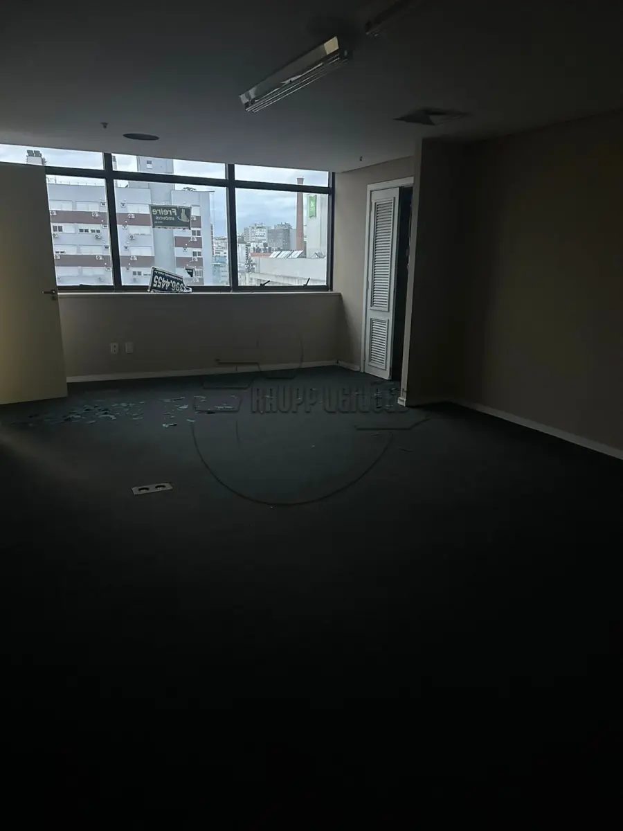 LOTE 020 - (PORTO ALEGRE/RS) Escritório 903, c/842,34m² + Box 33 + Box 34 + Box 39 + Box 40 + Box 42 do Centro Empresarial Farrapos, Rua Dr. Barros Cassal, nº 170/180