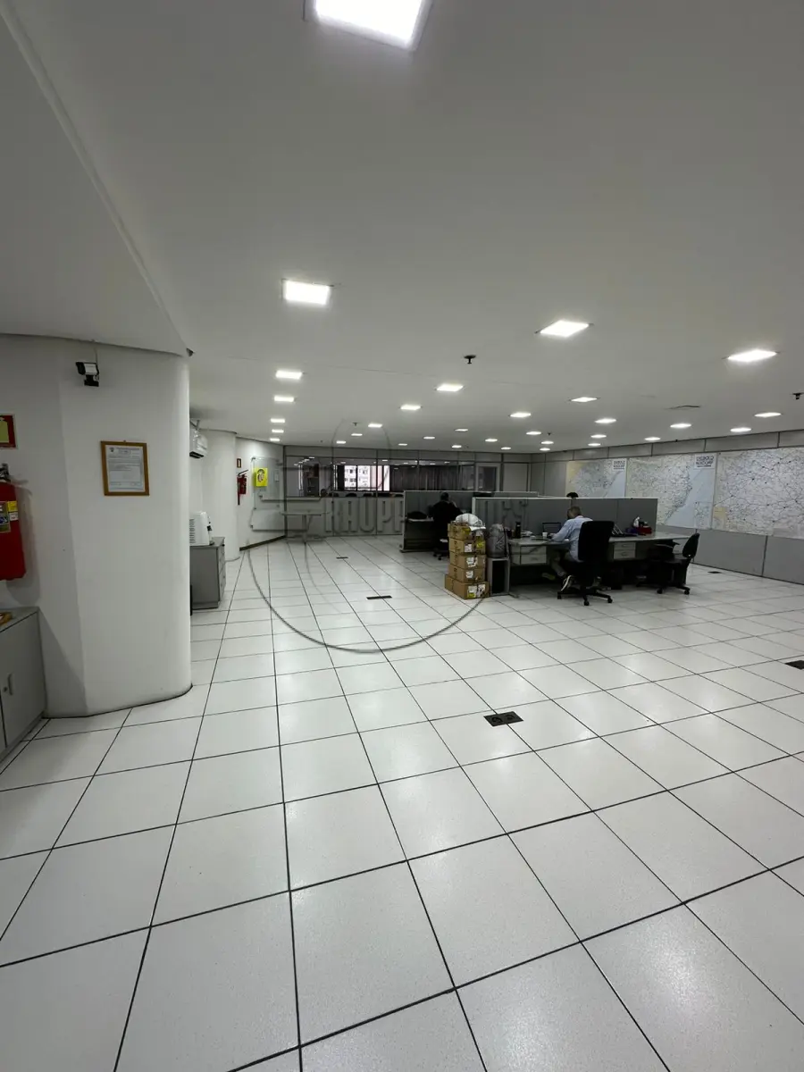 LOTE 019 - (PORTO ALEGRE/RS) Escritório 704, c/276,19m² + Box 35 + Box 36 + Box 37 + Box 38 do Centro Empresarial Farrapos, Rua Dr. Barros Cassal, nº 170/180
