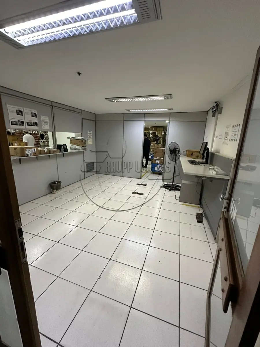 LOTE 018 - (PORTO ALEGRE/RS) Escritório 703, c/419,02m² + Box 29 + Box 30 + Box 31 + Box 32 do Centro Empresarial Farrapos, Rua Dr. Barros Cassal, nº 170/180