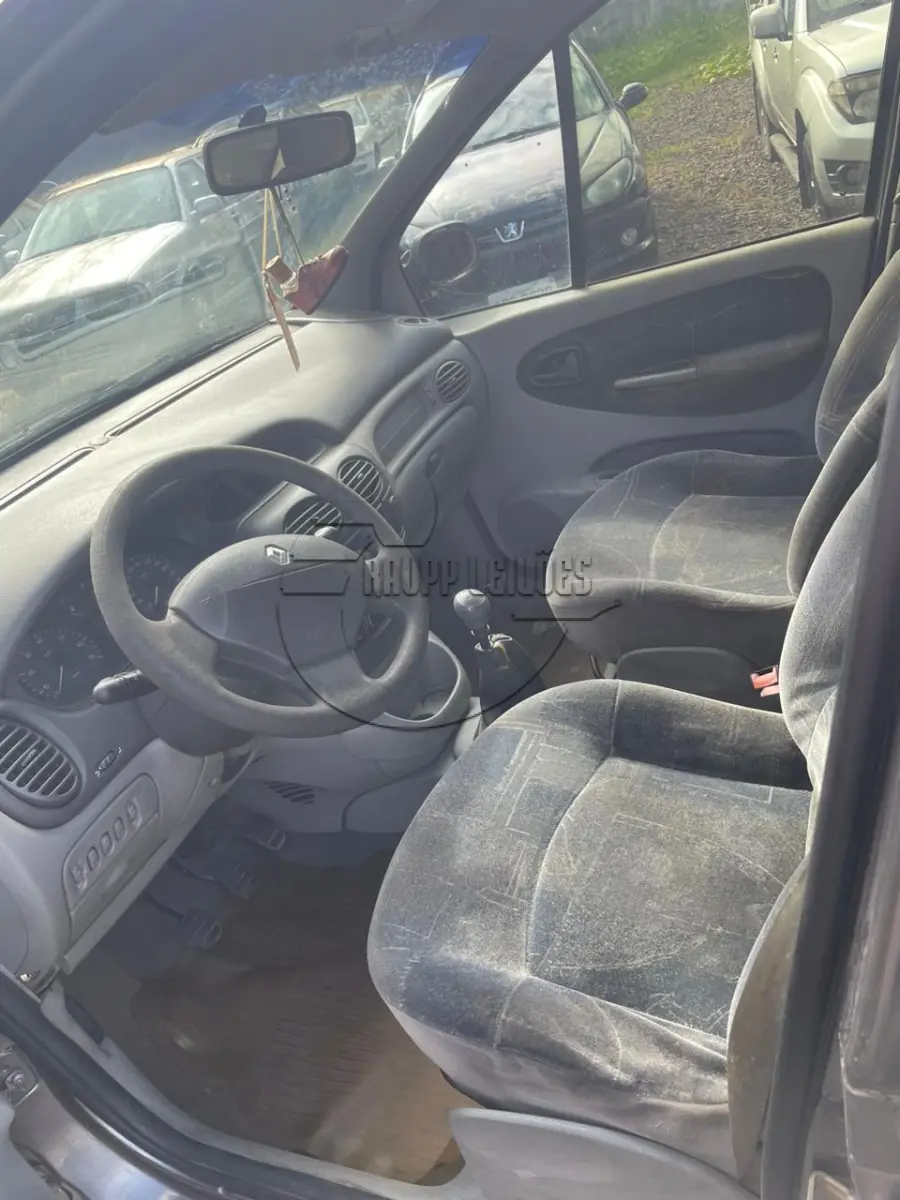 LOTE 013 - 02ª DATA | Um veículo Renault/Scenic EXP 1616V, ano/modelo 2004
