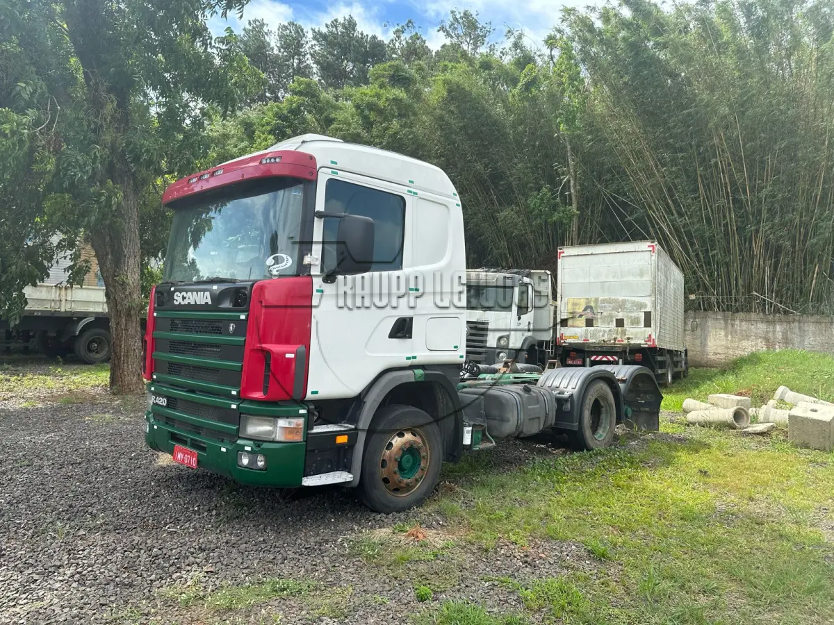 LOTE 012 - 02ª DATA | Um caminhão marca SCANIA/R124 GA4X2NZ 420, ano 2006/2006