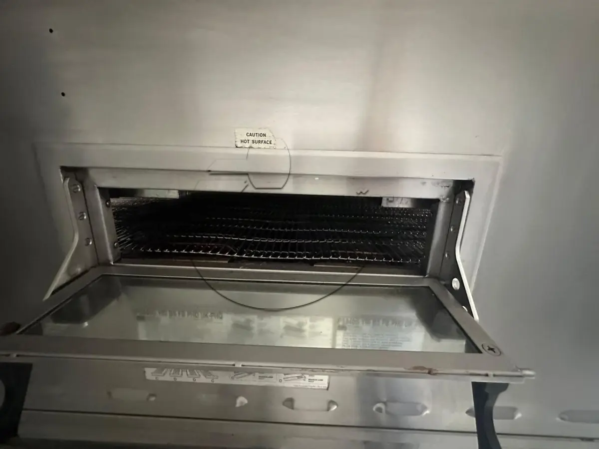 LOTE 001 - Um forno marca Middleby Marshall, modelo PS840GYRIBSFBPHDUK-PHQ
