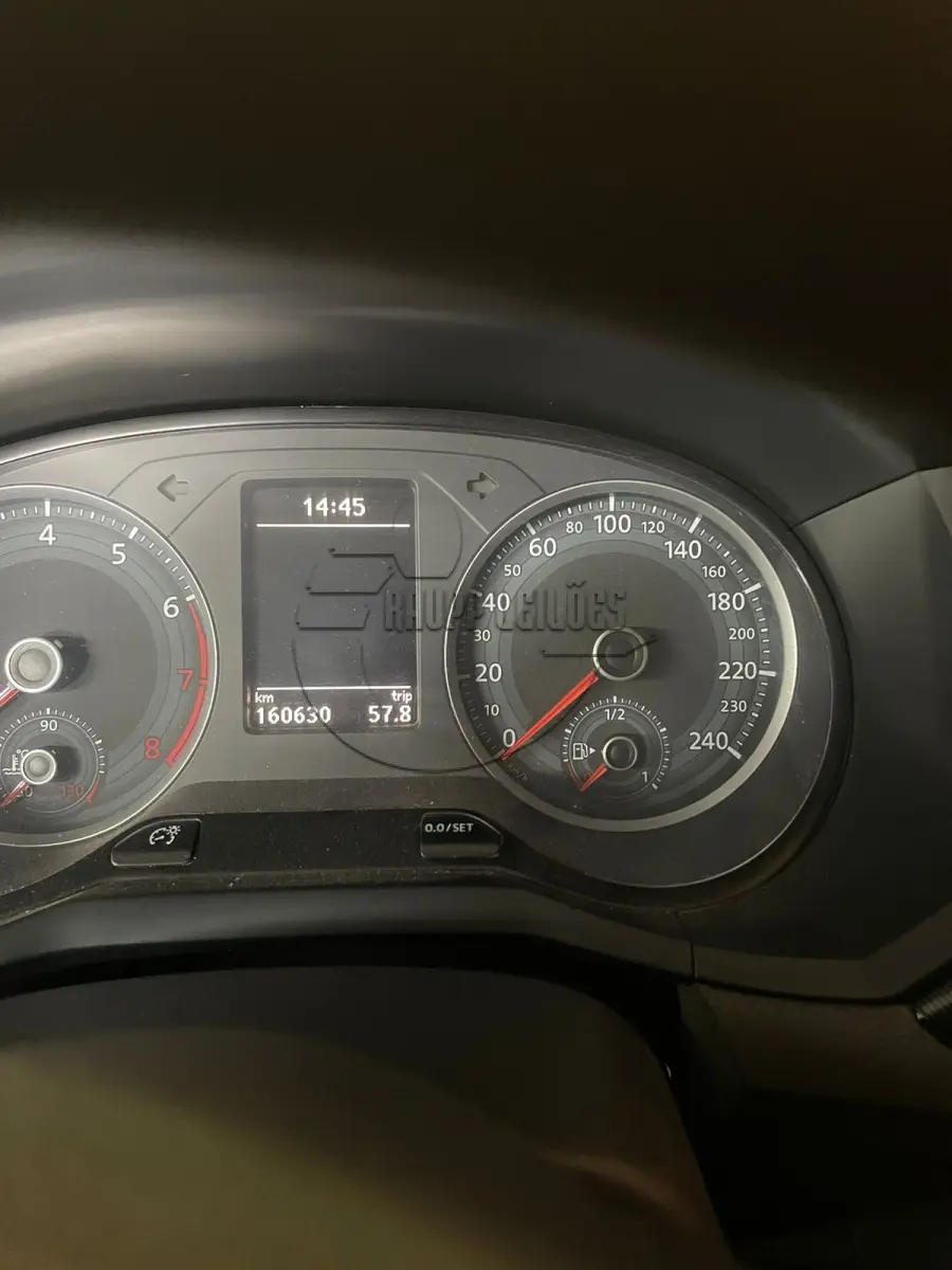 LOTE 015 - Um veículo VW/NOVO VOYAGE CL MBV, ano/modelo 2016/2017