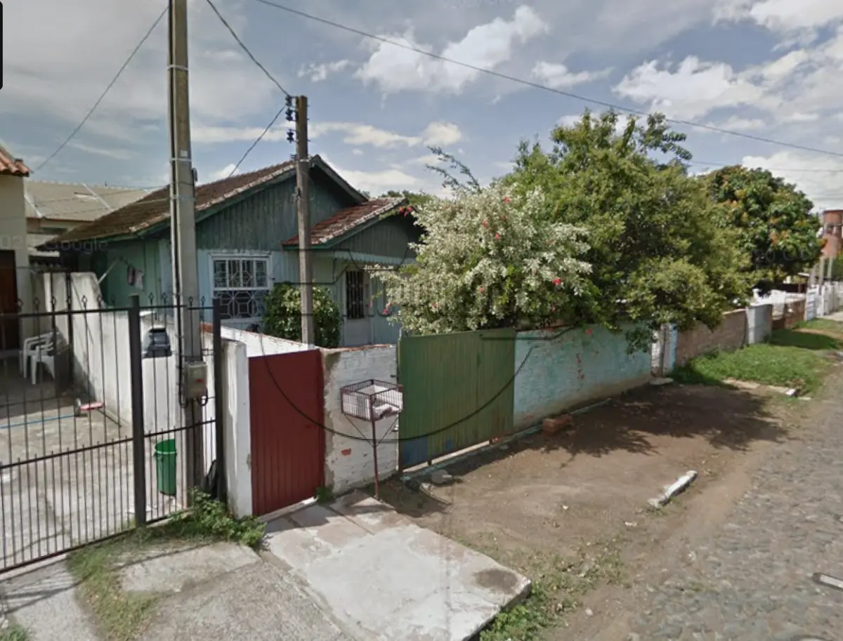 LOTE 003 - 02ª DATA | (GRAVATAÍ/RS) Uma casa de madeira c/ aprox. 61,59m², no Bairro Bom Sucesso