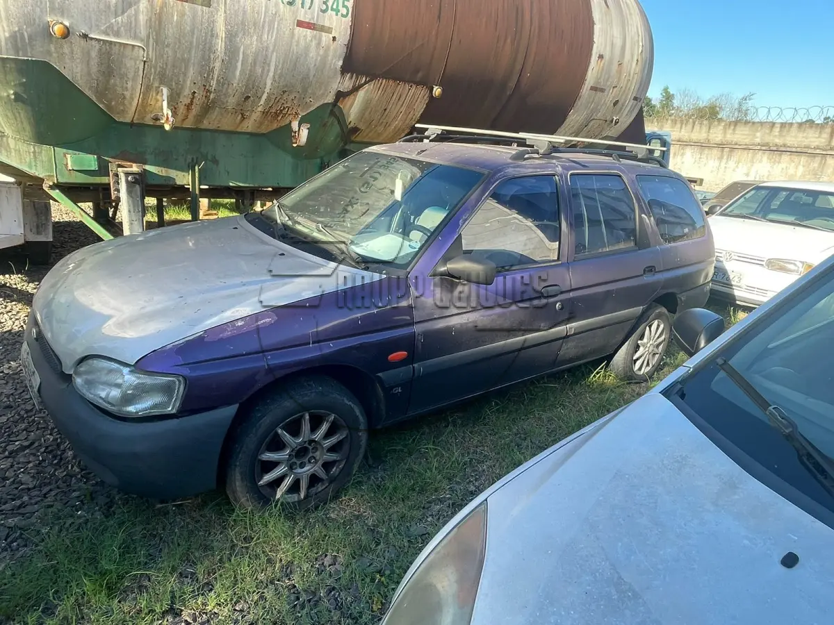 LOTE 009 - 02ª DATA | Um veículo Ford Escort GL 16V F, ano/modelo 1997/1998