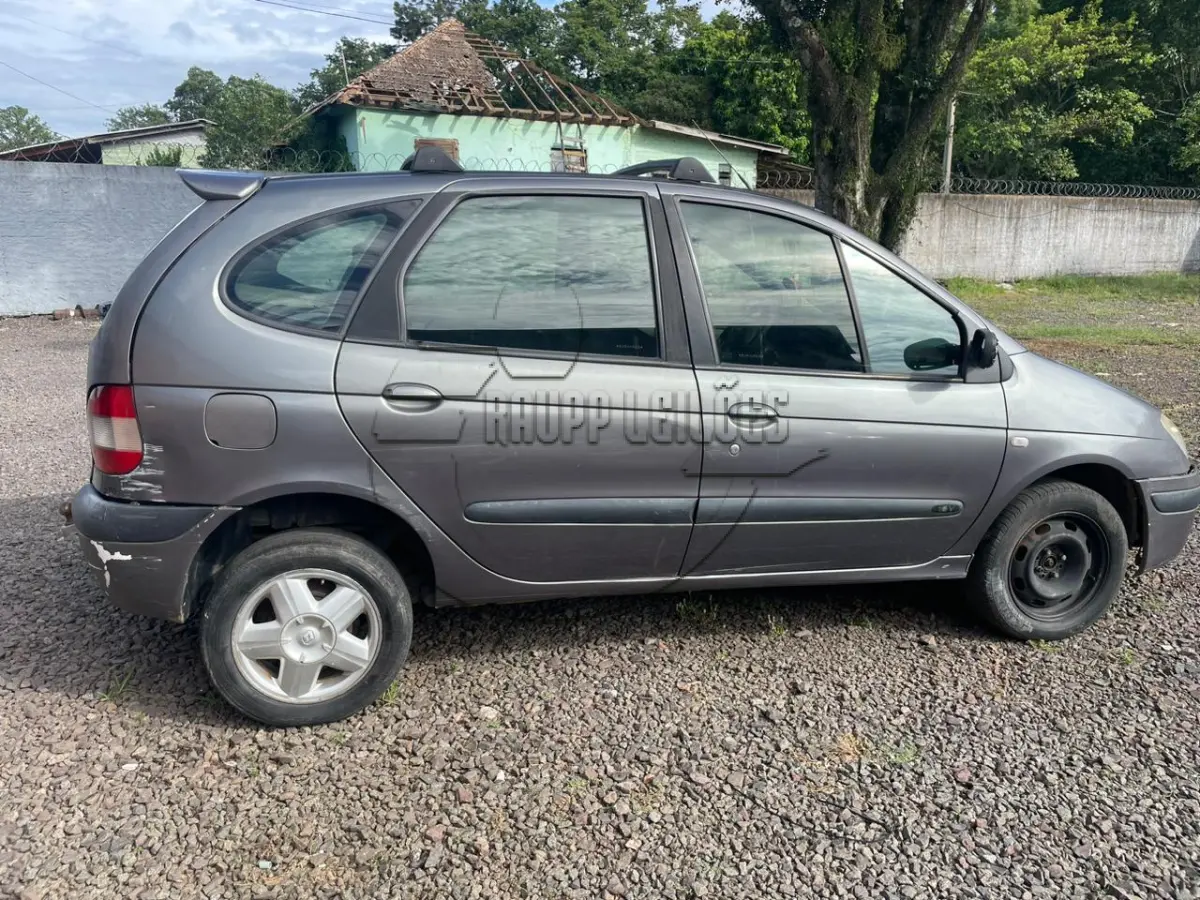 LOTE 013 - 02ª DATA | Um veículo Renault/Scenic EXP 1616V, ano/modelo 2004