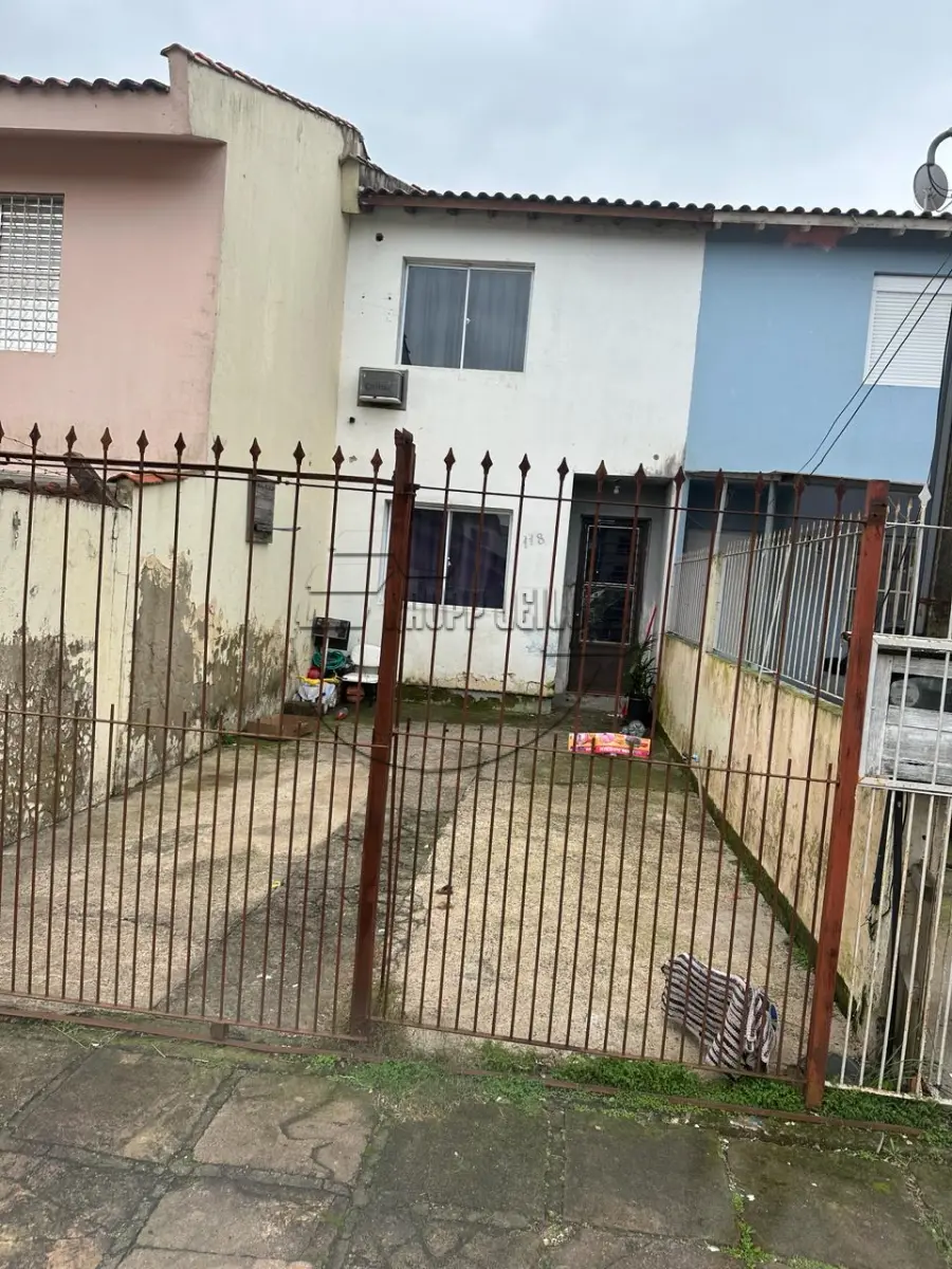 LOTE 006 - (GRAVATAÍ/RS) Uma casa c/ 64,40m², no Bairro Santa Cruz