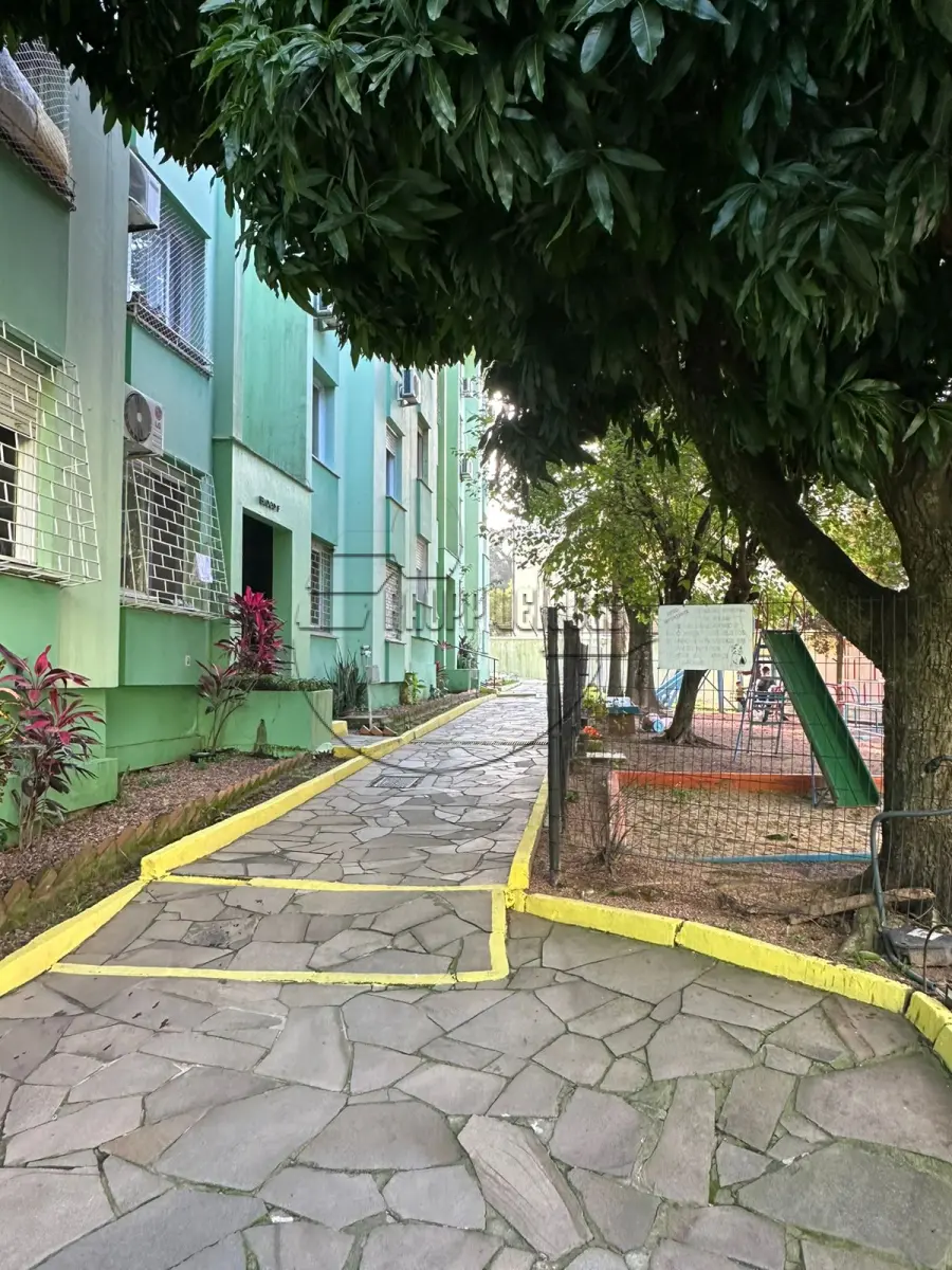 LOTE 002 - (PORTO ALEGRE/RS) O apto n.º 123, c/ 45,59m², no bloco F do Cond. Residencial Solarium, na Av. Antônio de Carvalho