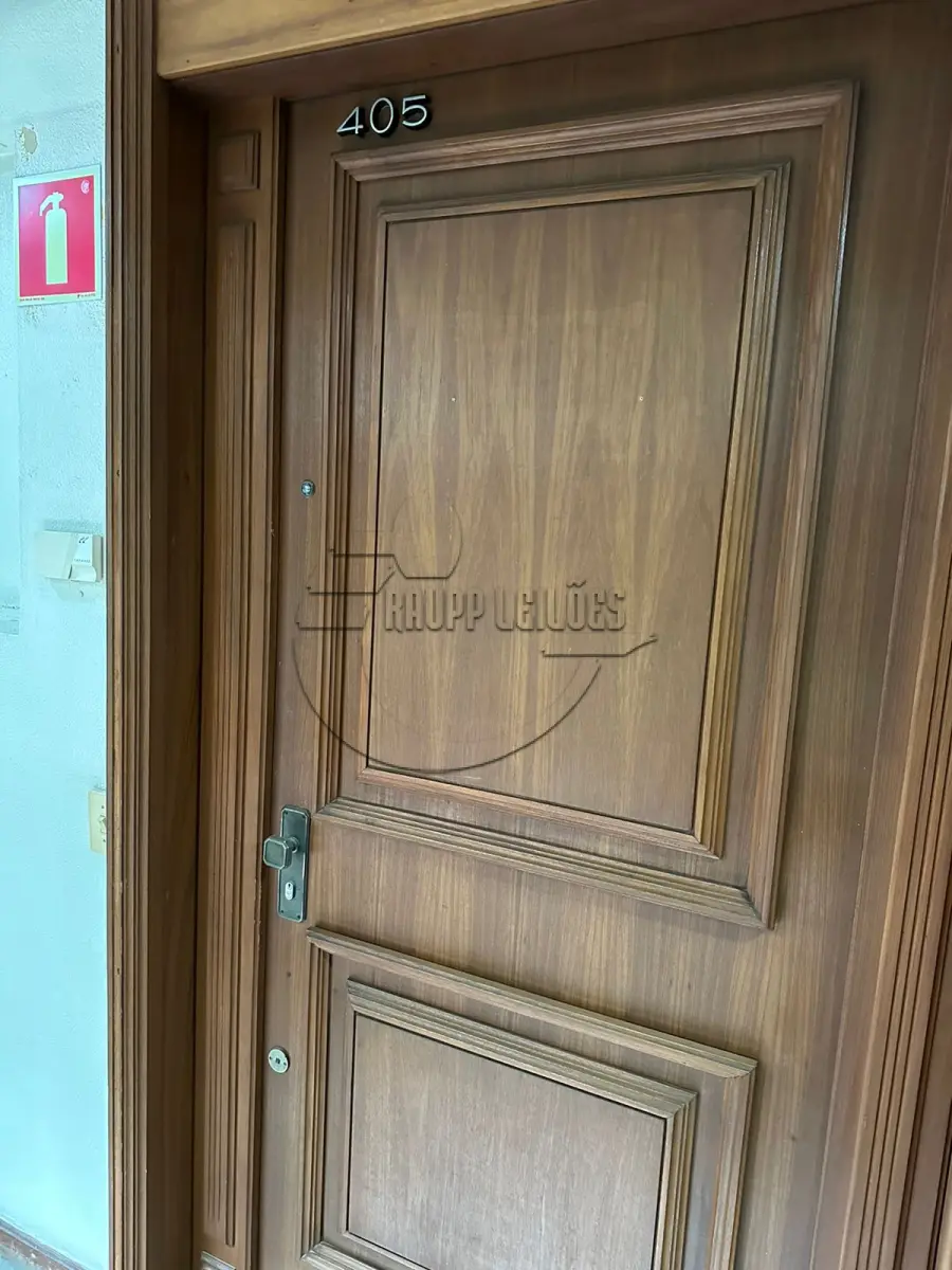 LOTE 005 - (PORTO ALEGRE/RS) Sala 405, c/31,41m² + Box 82 do Ed. Royal Center, na Rua Dom Pedro II