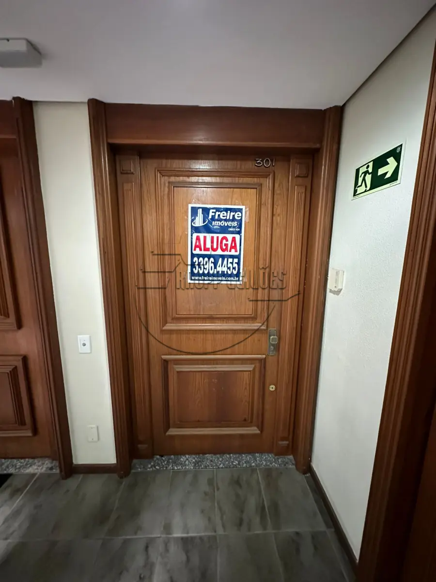 LOTE 003 - (PORTO ALEGRE/RS) Sala 301, c/36,80m² + Box 89 do Ed. Royal Center, na Rua Dom Pedro II