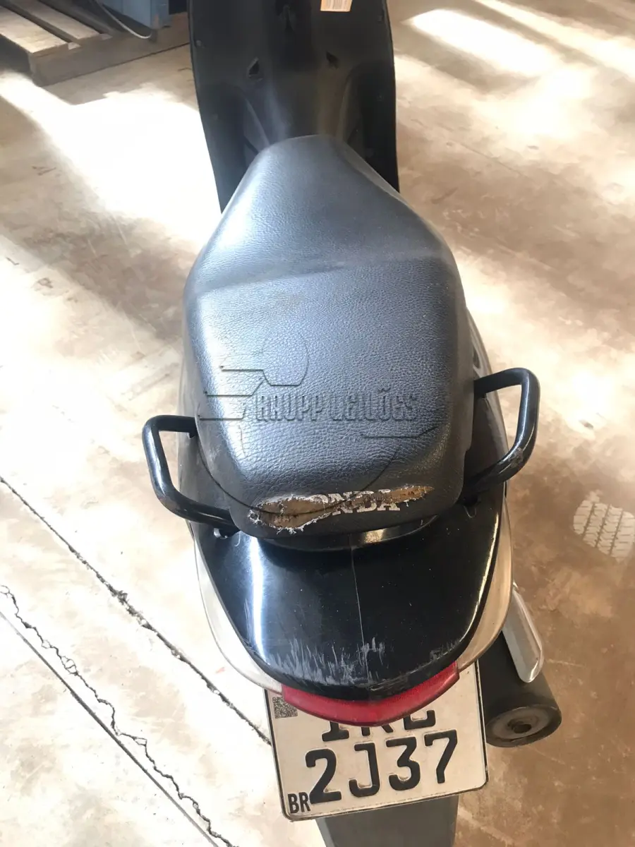 LOTE 012 - Uma motocicleta Honda/BIZ 125 ES, ano/modelo 2010/2010
