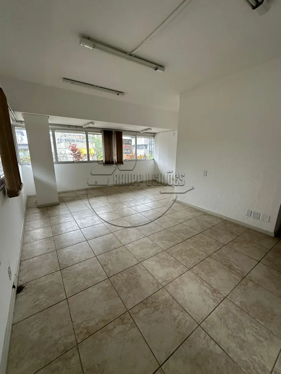 LOTE 003 - (PORTO ALEGRE/RS) Sala 301, c/36,80m² + Box 89 do Ed. Royal Center, na Rua Dom Pedro II