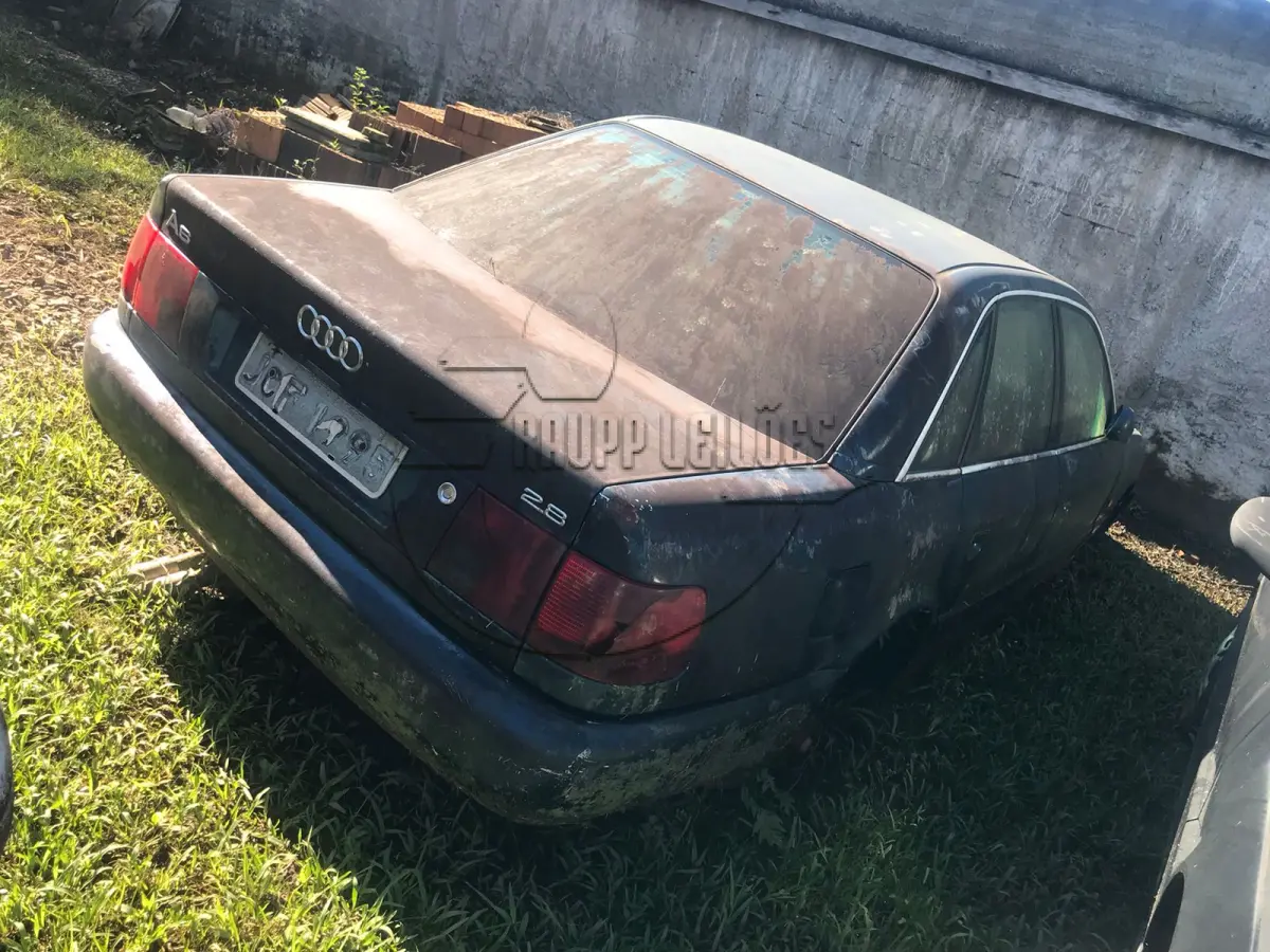 LOTE 010 - Um veículo I/AUDI A6, ano/modelo 1994/1995.