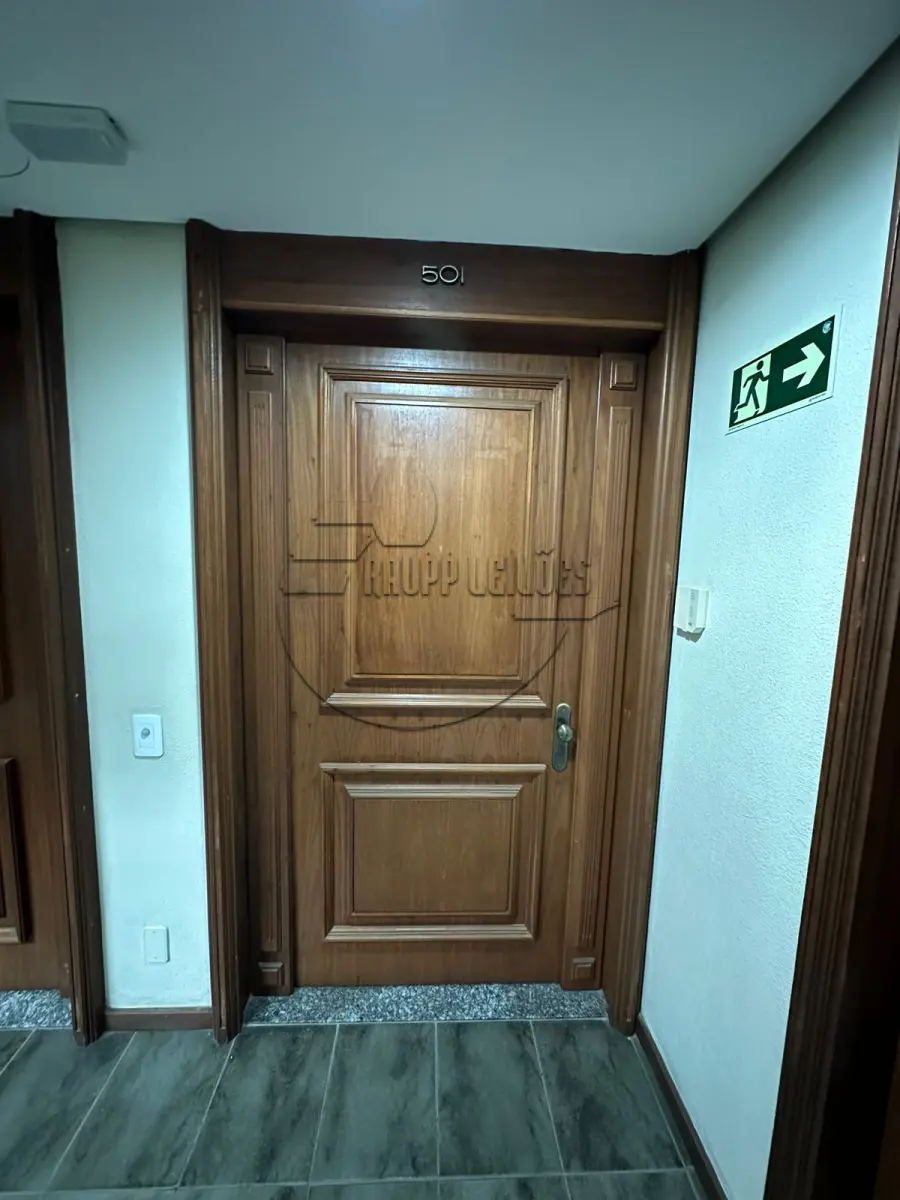 LOTE 012 - (PORTO ALEGRE/RS) Sala 501, c/36,80m² + Box 02 do Ed. Royal Center, na Rua Dom Pedro II