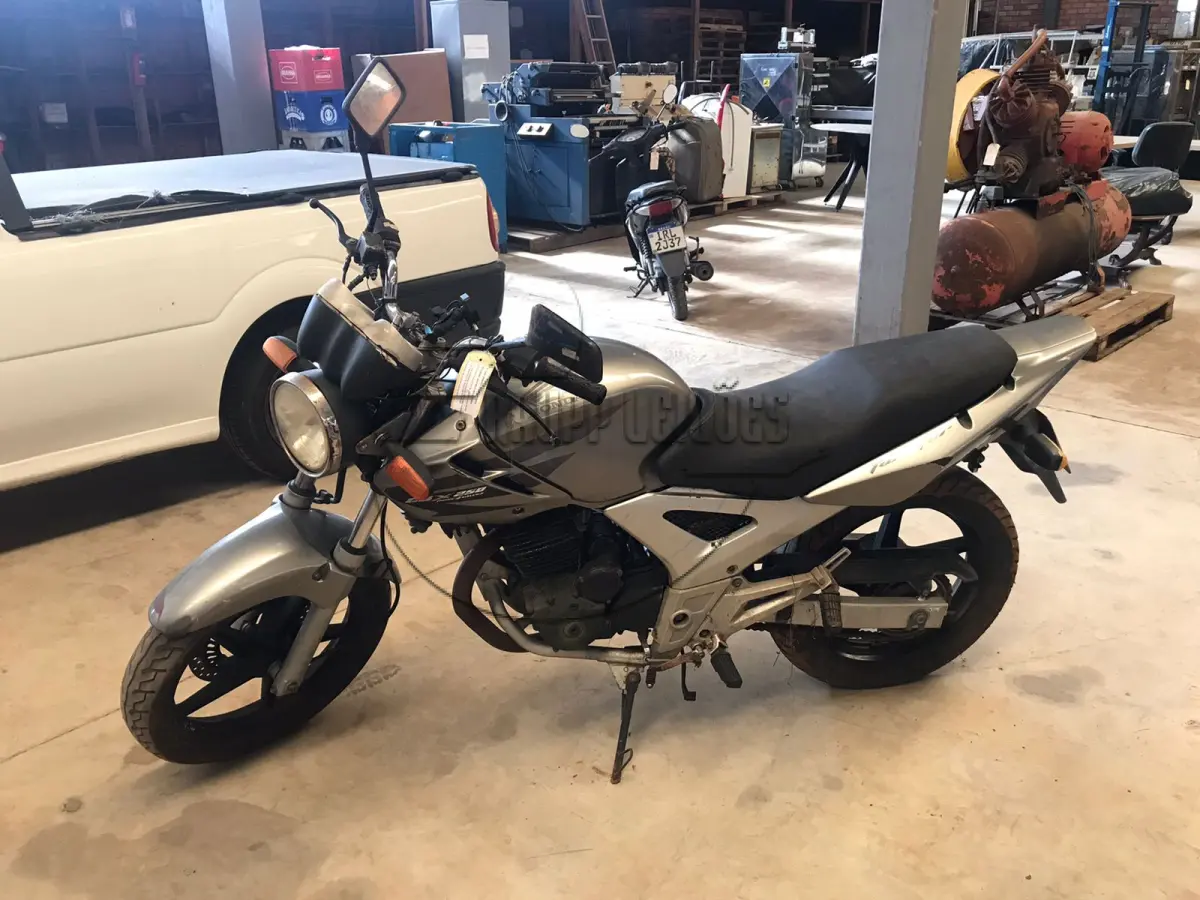 LOTE 014 - Uma motocicleta HONDA/CBX 250 TWISTER, ano/modelo 2008/2008