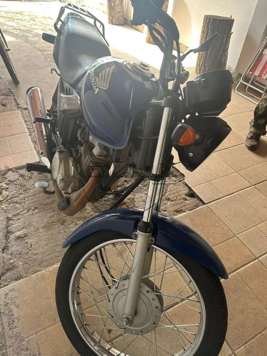 LOTE 009 - Uma motocicleta Honda/CG 125 FAN ES/2010, ano/modelo 2010/2010