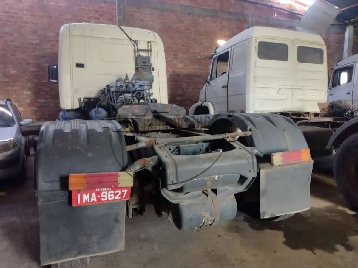 LOTE 024 - 02ª DATA | Um caminhão, marca Scania, modelo R124 GA6X4NZ 400, ano/modelo 2004/2004