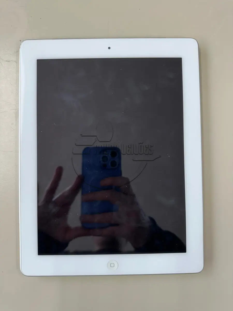 LOTE 015 - Um Ipad mod. A1459, 4° geração