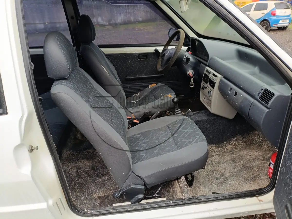 LOTE 016 - 02ª DATA | Um automóvel FIAT UNO MILLE FIRE FLEX, ano 2005/2006